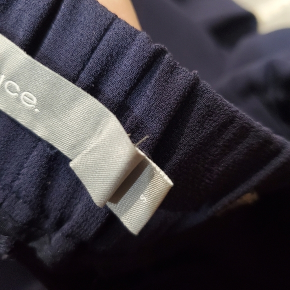 Vince Wide Leg Pull-on High Rise Pants. Navy Blue. Size S. 29" Inseam. - Picture 5 of 13